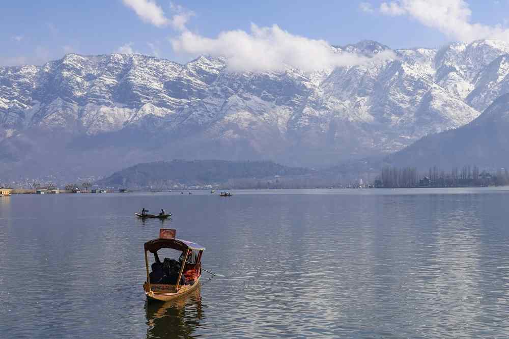 DAL LAKE SRINAGAR (2)